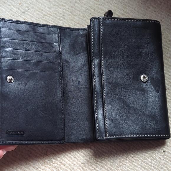 Coach Soho Black Leather Buckle Clasp Wallet Y2k - Picture 2 of 6